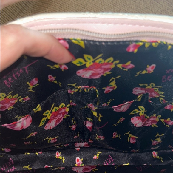 LOW START💚💚 Betsey Johnson Quilted Floral Clutch with Pink Puff Charm - Picture 5 of 5